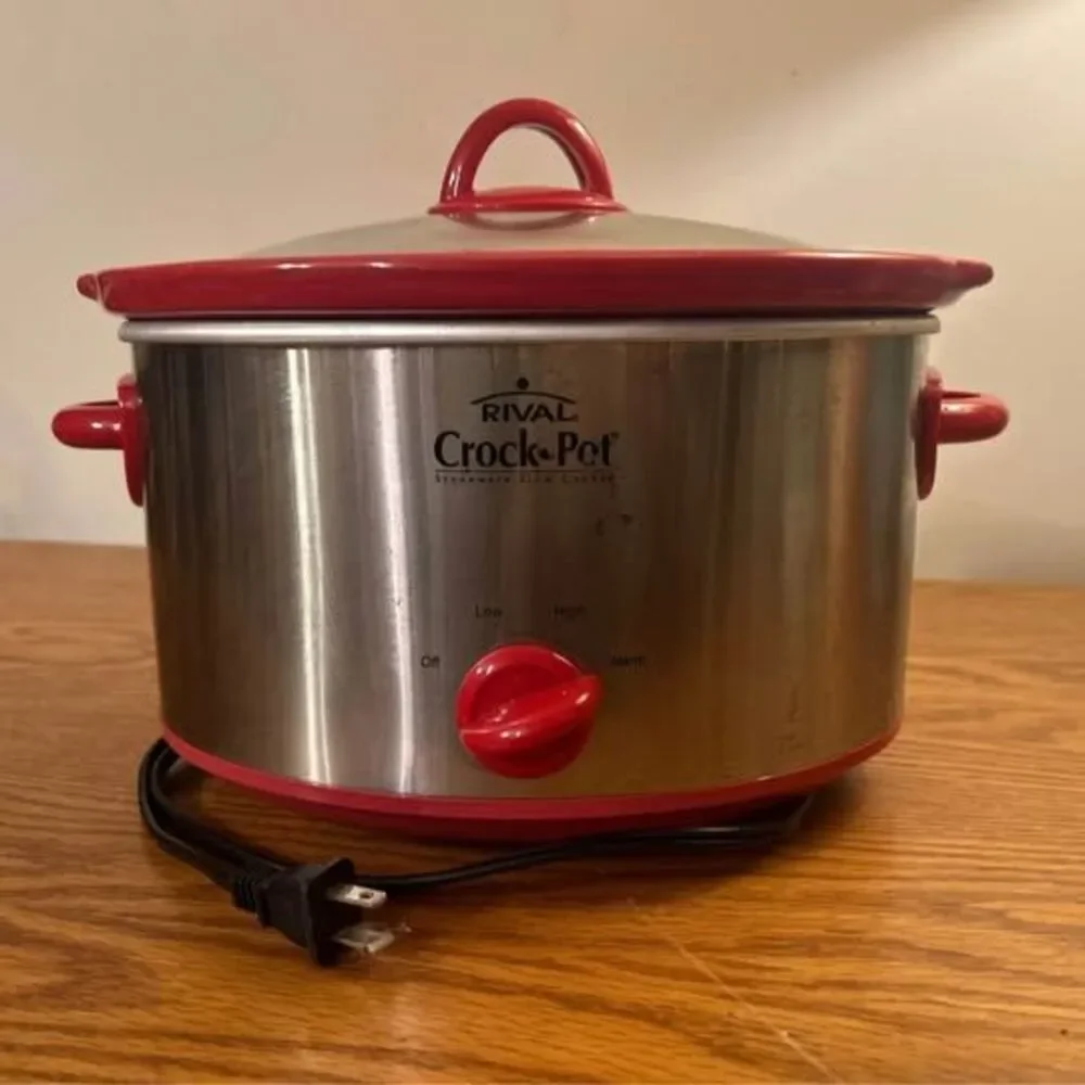 Rival 8 qt red crock pot $15